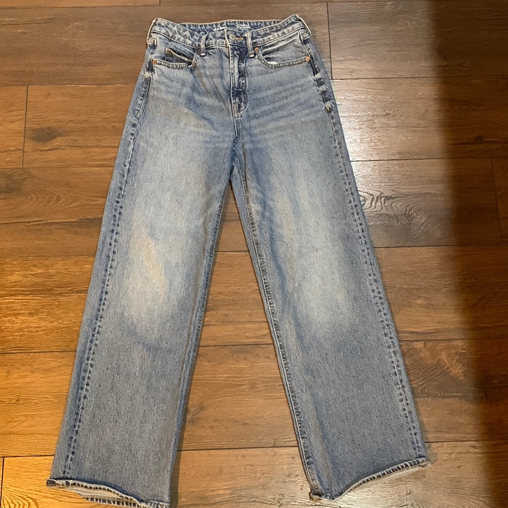 In great condition, size 4, wide leg, high rise